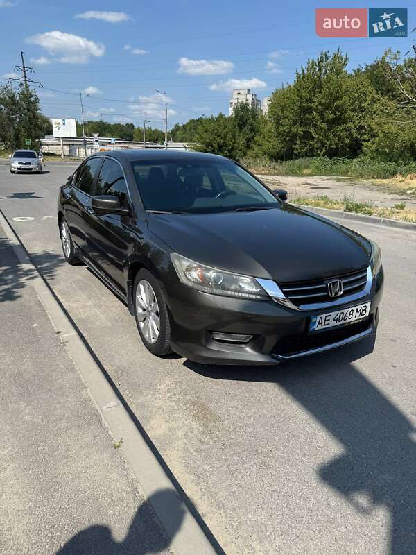 Седан Honda Accord 2013 в 