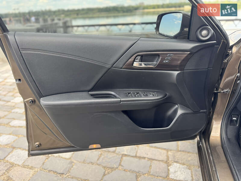 Седан Honda Accord 2017 в Киеве