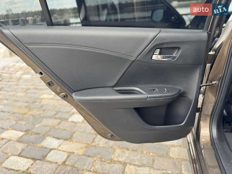 Седан Honda Accord 2017 в Киеве