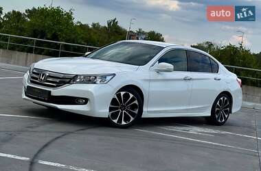 Седан Honda Accord 2015 в Києві