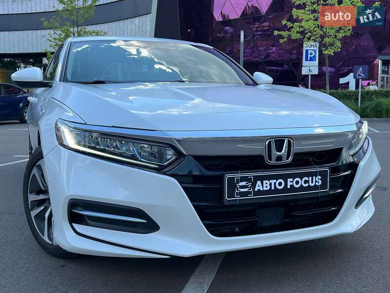 Седан Honda Accord 2018 в Киеве
