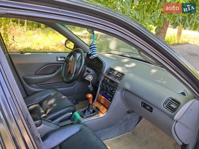 Седан Honda Accord 1994 в Марганце