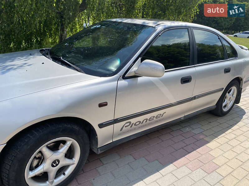 Седан Honda Accord 1998 в Тернополе