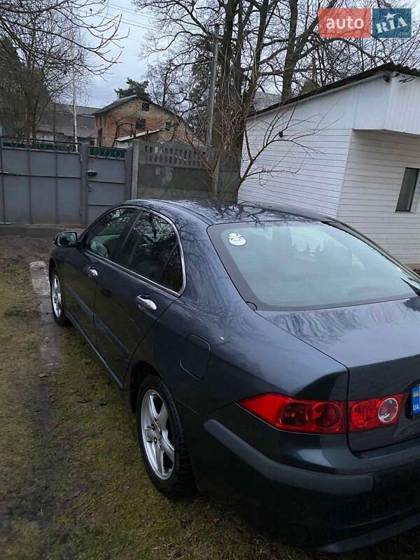Седан Honda Accord 2004 в Киеве