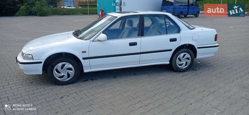 Седан Honda Accord 1993 в Черновцах