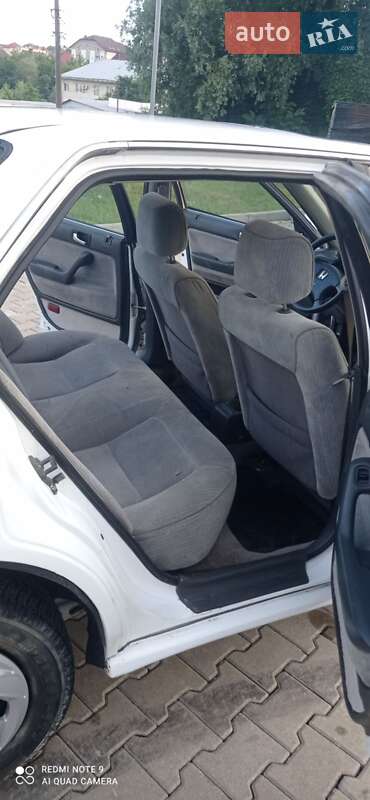 Седан Honda Accord 1993 в Черновцах