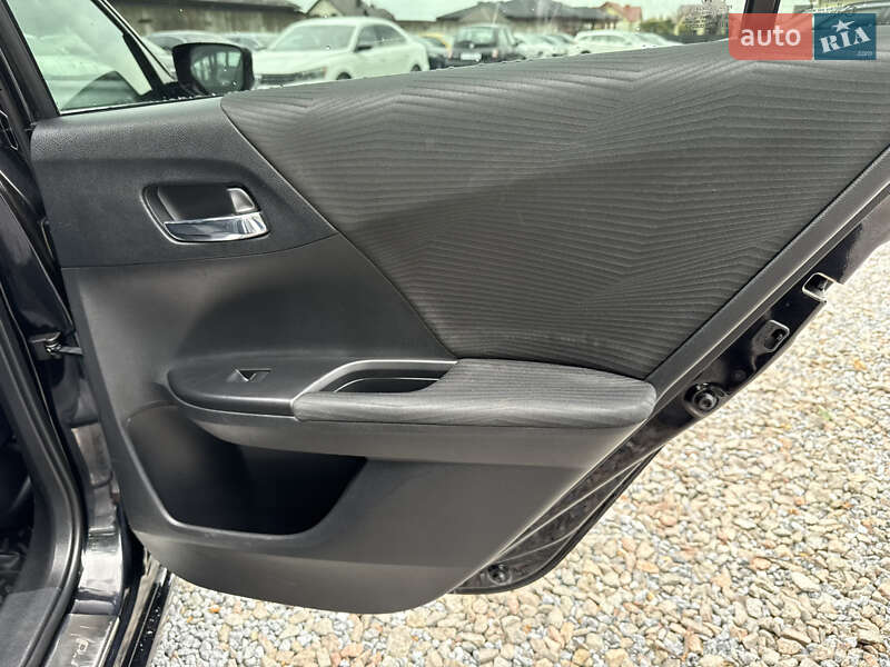 Седан Honda Accord 2015 в Стрые
