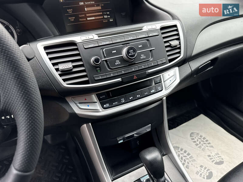 Седан Honda Accord 2015 в Стрые