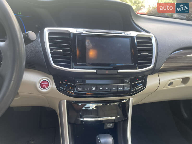 Седан Honda Accord 2016 в Киеве