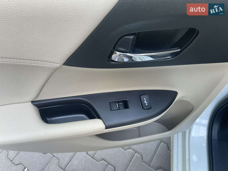 Седан Honda Accord 2016 в Киеве