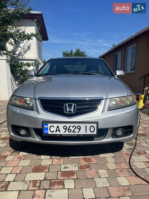 Седан Honda Accord 2004 в 