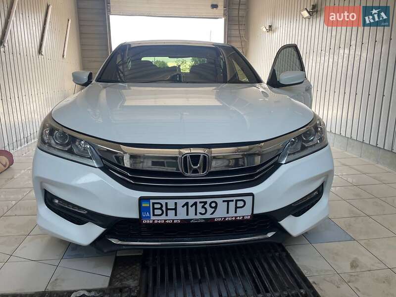 Седан Honda Accord 2017 в Фонтанці