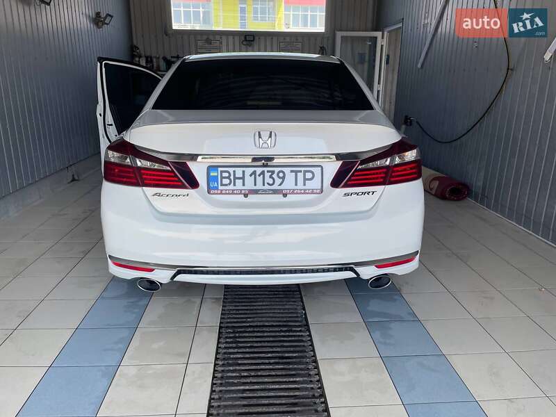 Седан Honda Accord 2017 в Фонтанці