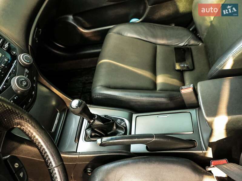Седан Honda Accord 2006 в Коростене