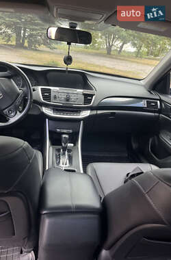 Седан Honda Accord 2014 в 