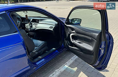 Купе Honda Accord 2011 в 