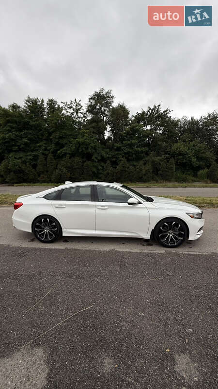 Седан Honda Accord 2018 в Львові