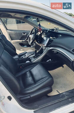 Седан Honda Accord 2010 в 