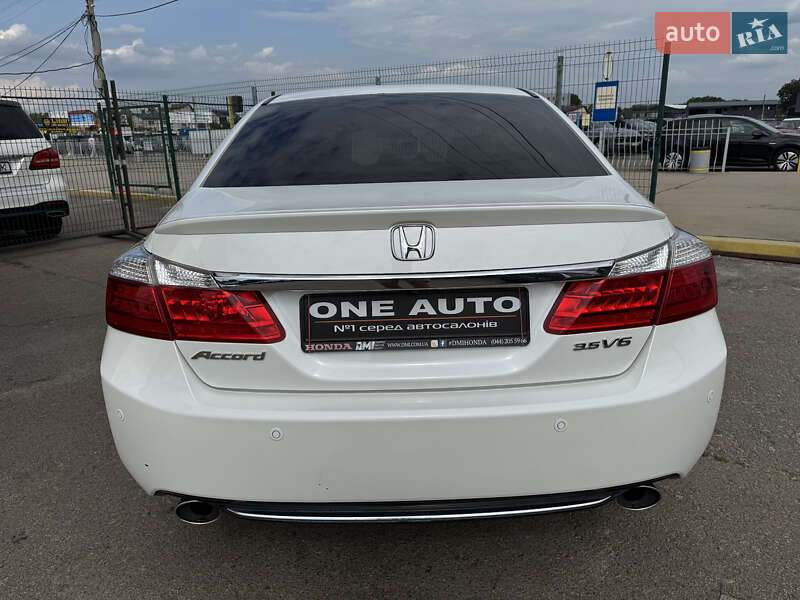 Седан Honda Accord 2013 в Києві