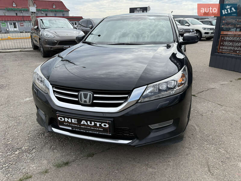 Седан Honda Accord 2013 в Києві