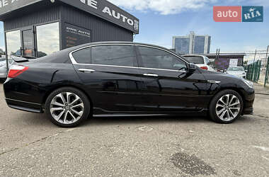 Седан Honda Accord 2013 в 
