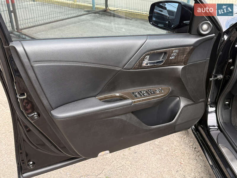 Седан Honda Accord 2013 в Києві