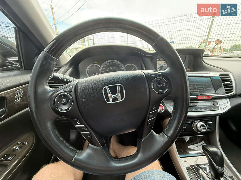 Седан Honda Accord 2013 в Києві