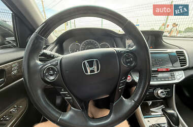 Седан Honda Accord 2013 в 