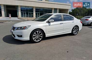 Седан Honda Accord 2015 в 