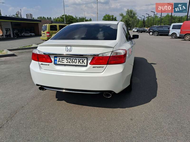 Седан Honda Accord 2015 в Дніпрі