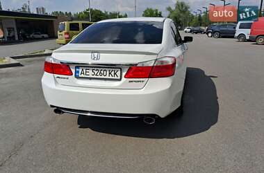 Седан Honda Accord 2015 в 