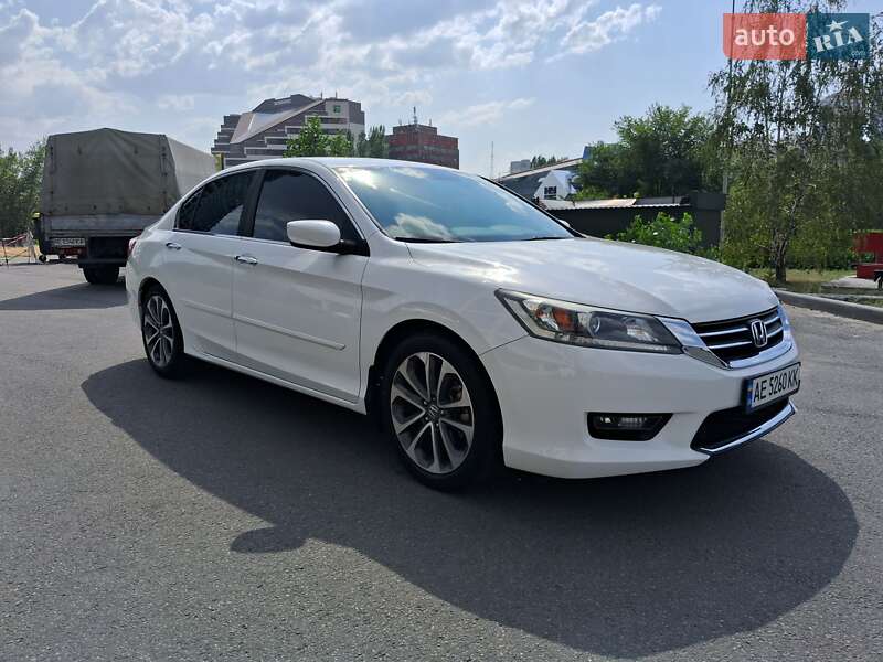 Седан Honda Accord 2015 в Дніпрі