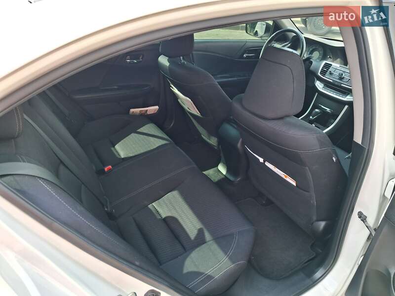 Седан Honda Accord 2015 в Дніпрі