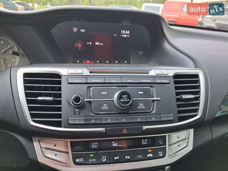 Седан Honda Accord 2015 в Дніпрі
