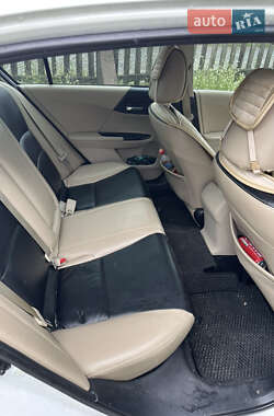 Седан Honda Accord 2015 в 
