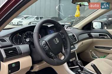 Седан Honda Accord 2013 в 