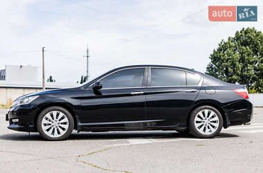 Седан Honda Accord 2013 в 