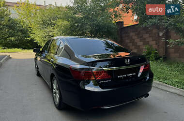 Седан Honda Accord 2013 в 