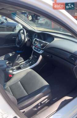 Седан Honda Accord 2013 в 
