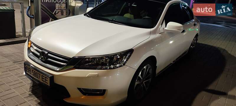 Седан Honda Accord 2013 в Львове
