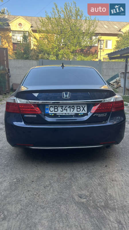 Седан Honda Accord 2015 в Києві
