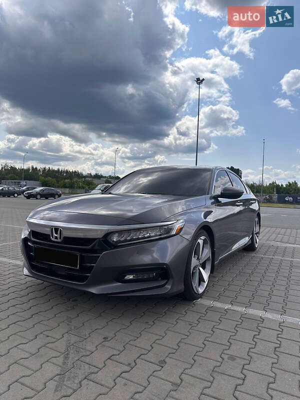 Седан Honda Accord 2018 в Києві