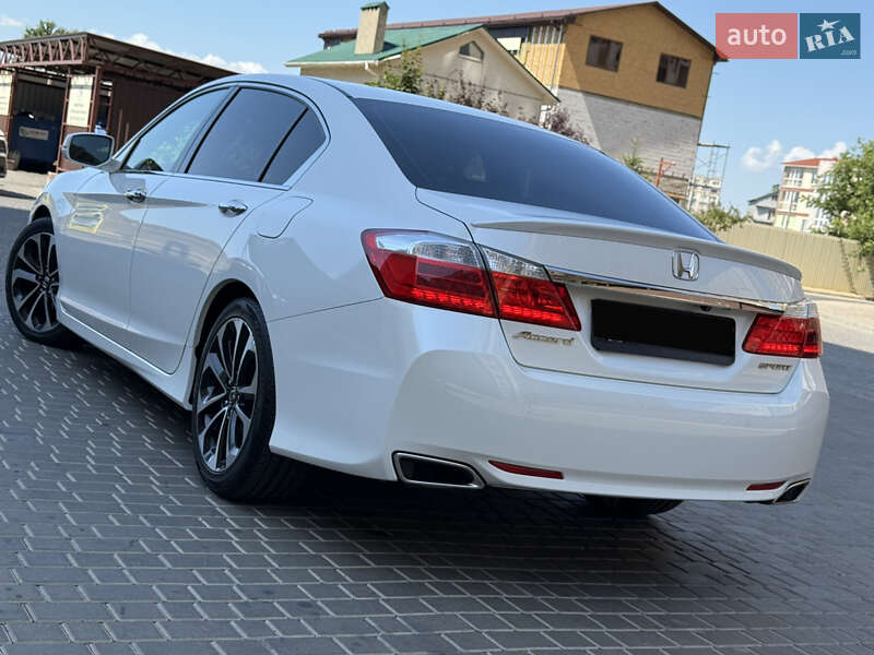 Седан Honda Accord 2015 в Одессе