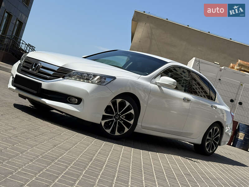 Седан Honda Accord 2015 в Одессе
