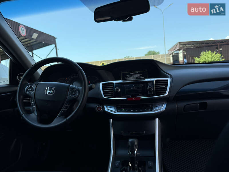 Седан Honda Accord 2015 в Одессе