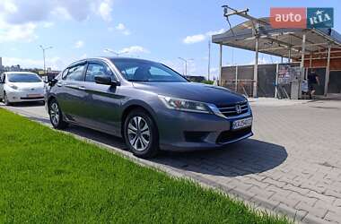 Седан Honda Accord 2014 в Киеве
