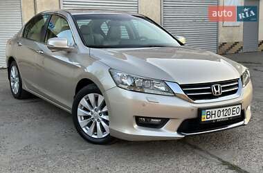 Седан Honda Accord 2013 в 