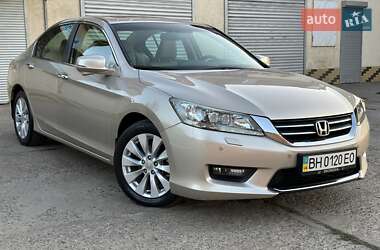 Седан Honda Accord 2013 в 