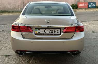Седан Honda Accord 2013 в 