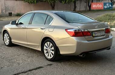 Седан Honda Accord 2013 в 